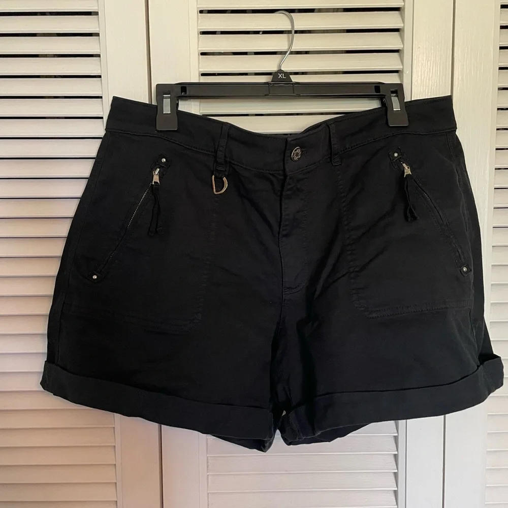 WHBM Mid-Rise Pret-A-Play Shorts - Picture 7 of 7